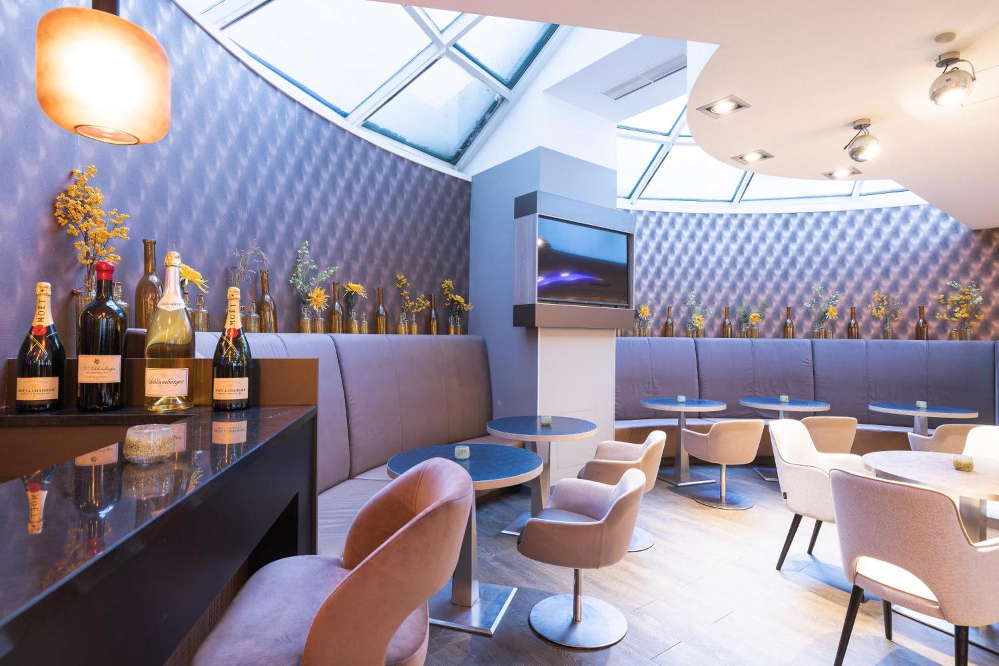 Leonardo Vienna Westbahnhof Hotel Luaran gambar The interior of the restaurant